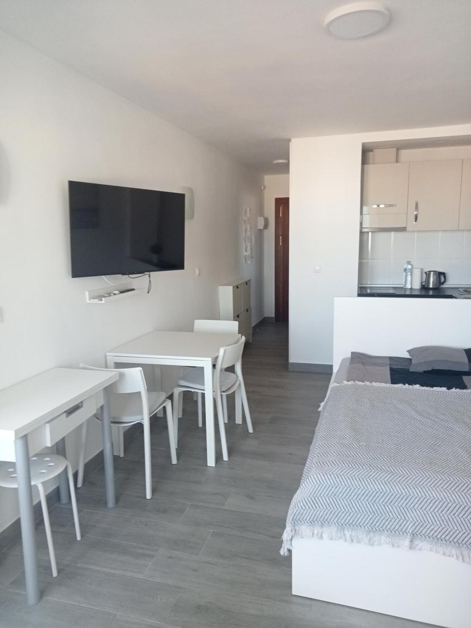 Апартаменты Sea View In Фуэнхирола Экстерьер фото